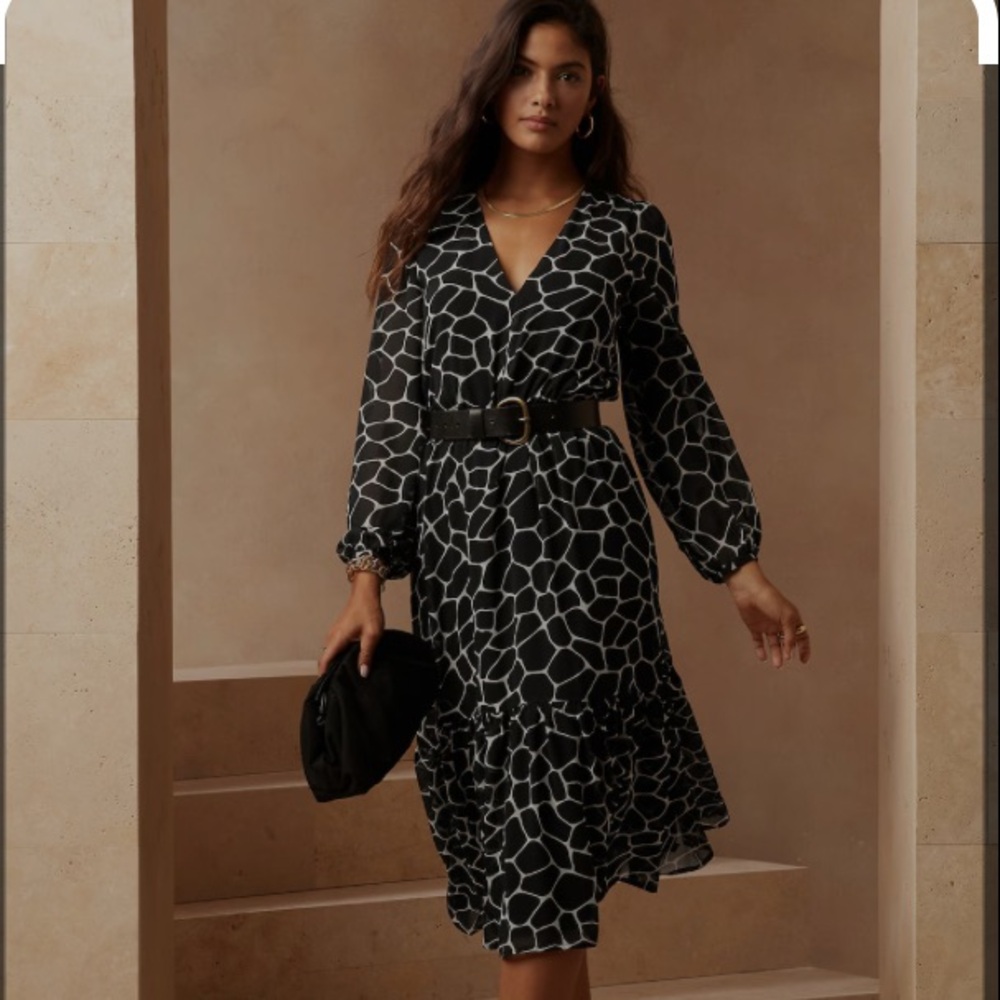 Banana Republic flounce hem maxi dress Black White animal print Long Sleeve M